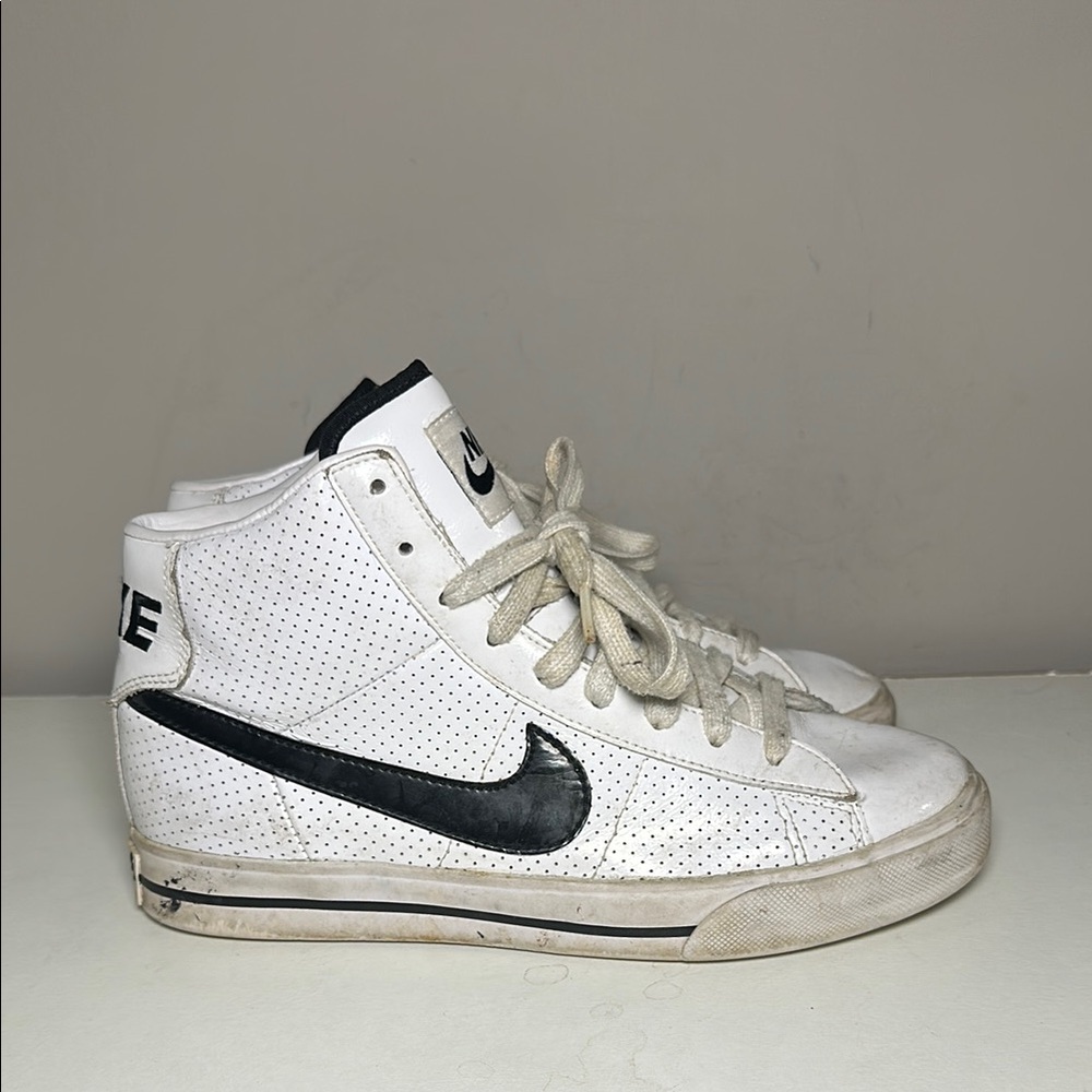 Nike sweet classic White and Black High-Top Sneakers